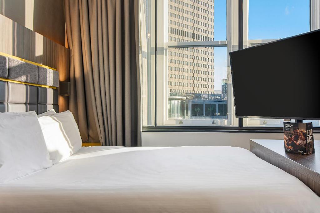 Roomzzz Manchester Victoria - Resim 26