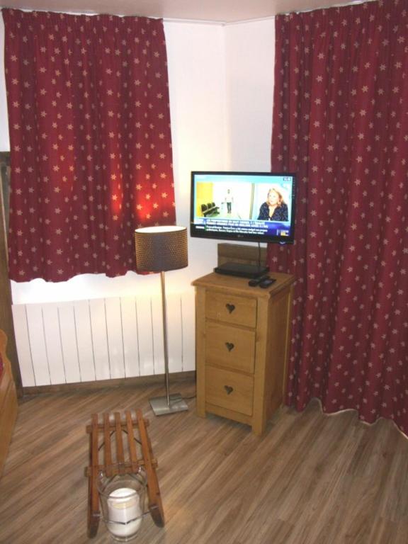 TV a/nebo společenská místnost v ubytování Roche Blanche Appartements VTI