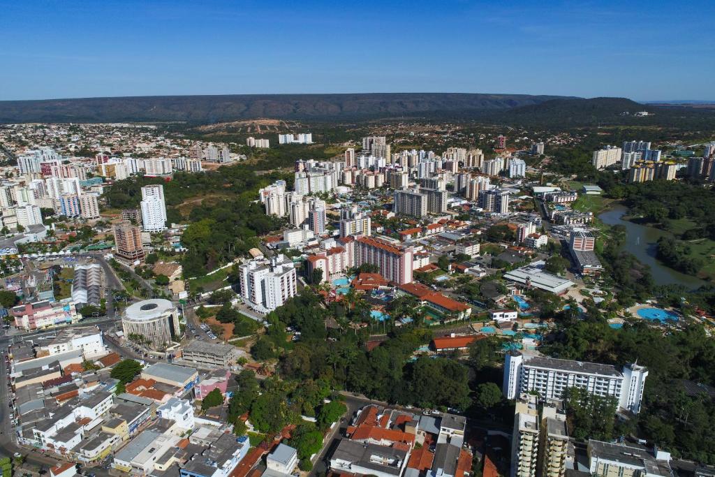 Uma visão geral de Caldas Novas ou uma vista da cidade tirada do hotel