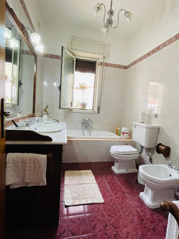 A bathroom at La casa del sole