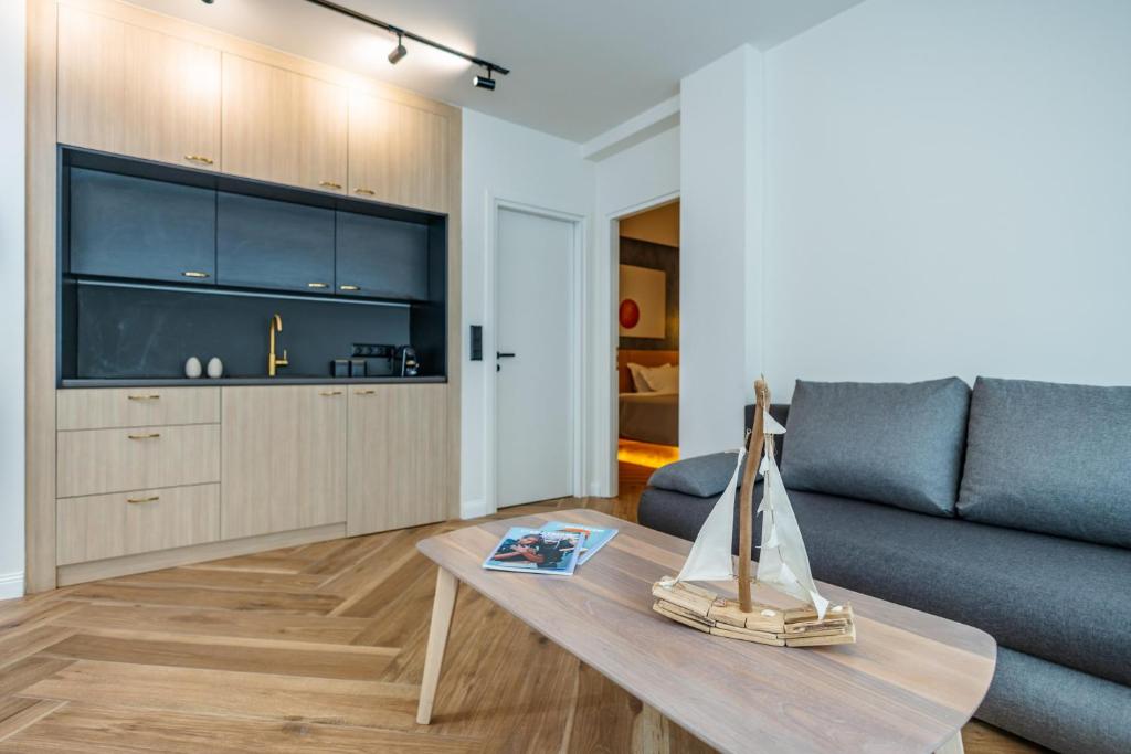 Triple A - Prime Location - Between Monastiraki & Syntagma Square-FREE Parking! - Resim 33