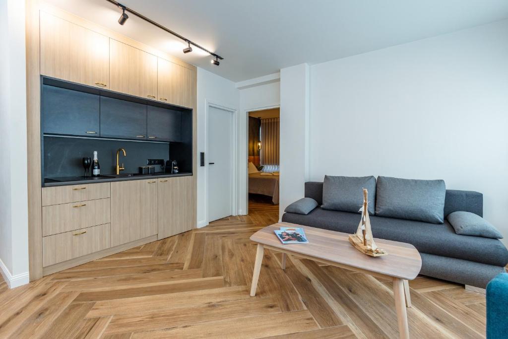 Triple A - Prime Location - Between Monastiraki & Syntagma Square-FREE Parking! - Resim 34