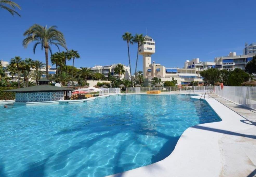 Edén Costa Lago PRIMERA LÍNEA DE MAR, Torremolinos – Precios ...