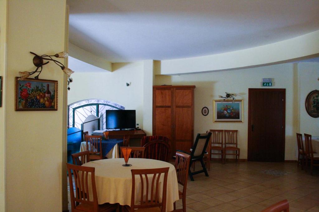 Posezení v ubytování Arenella Beach Rooms