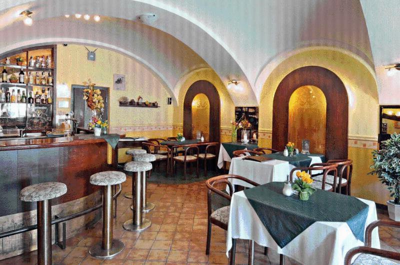 Restaurace v ubytování GARNI -Hotel Barbakan