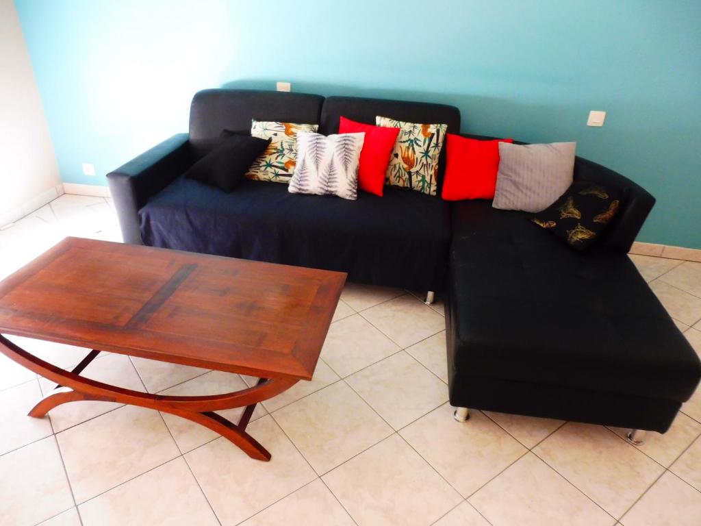 Maison Saint-Coulomb - Two-Bedroom House