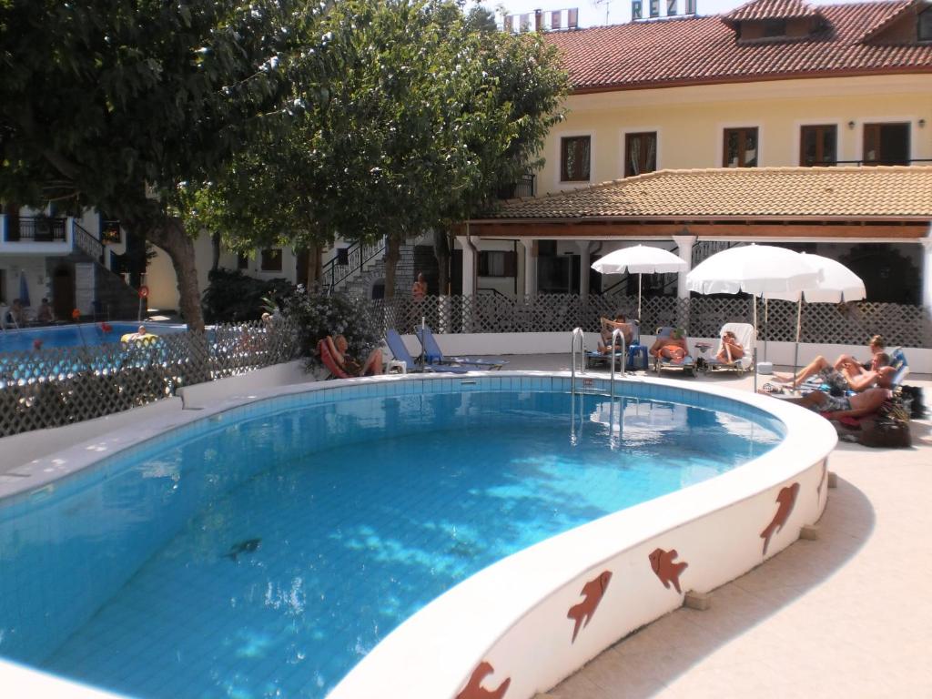 The swimming pool at or close to Oasis