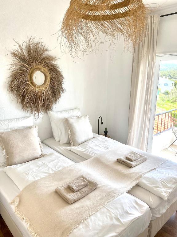 Ocean House - next to Ribeira d'ilhas Ericeira Surf Beach - 1