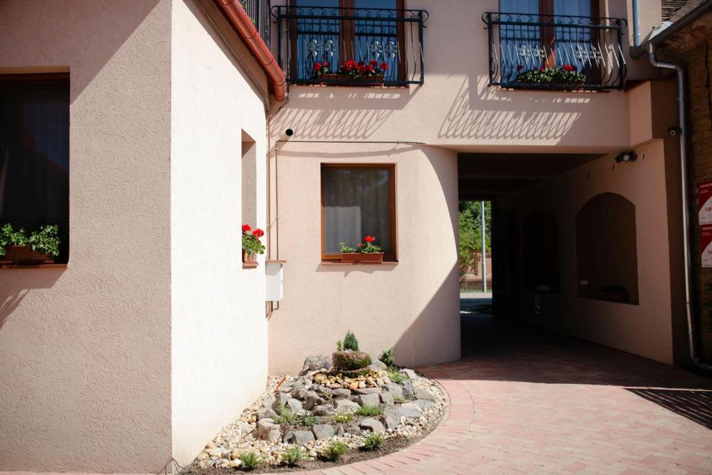 Budova, kde se aparthotel nachází