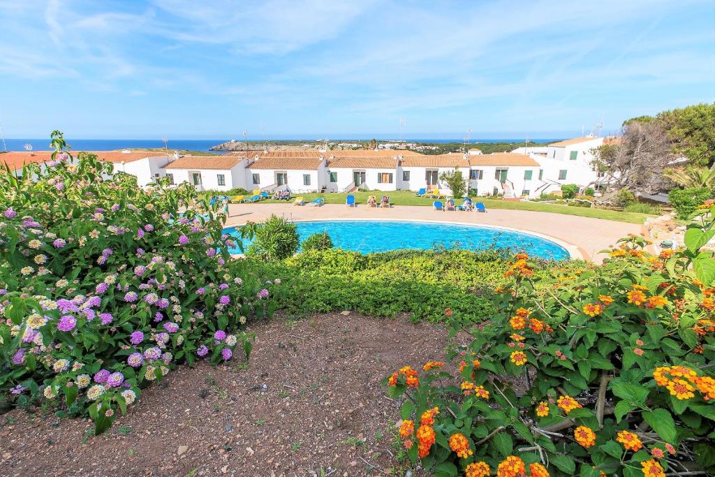 Bazén v ubytování Apartamento planta baja en Arenal a 3 min playa nebo v jeho okolí