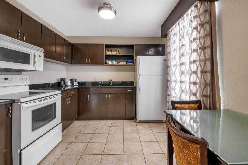 Best Western Plus Bradenton Gateway Hotel photo