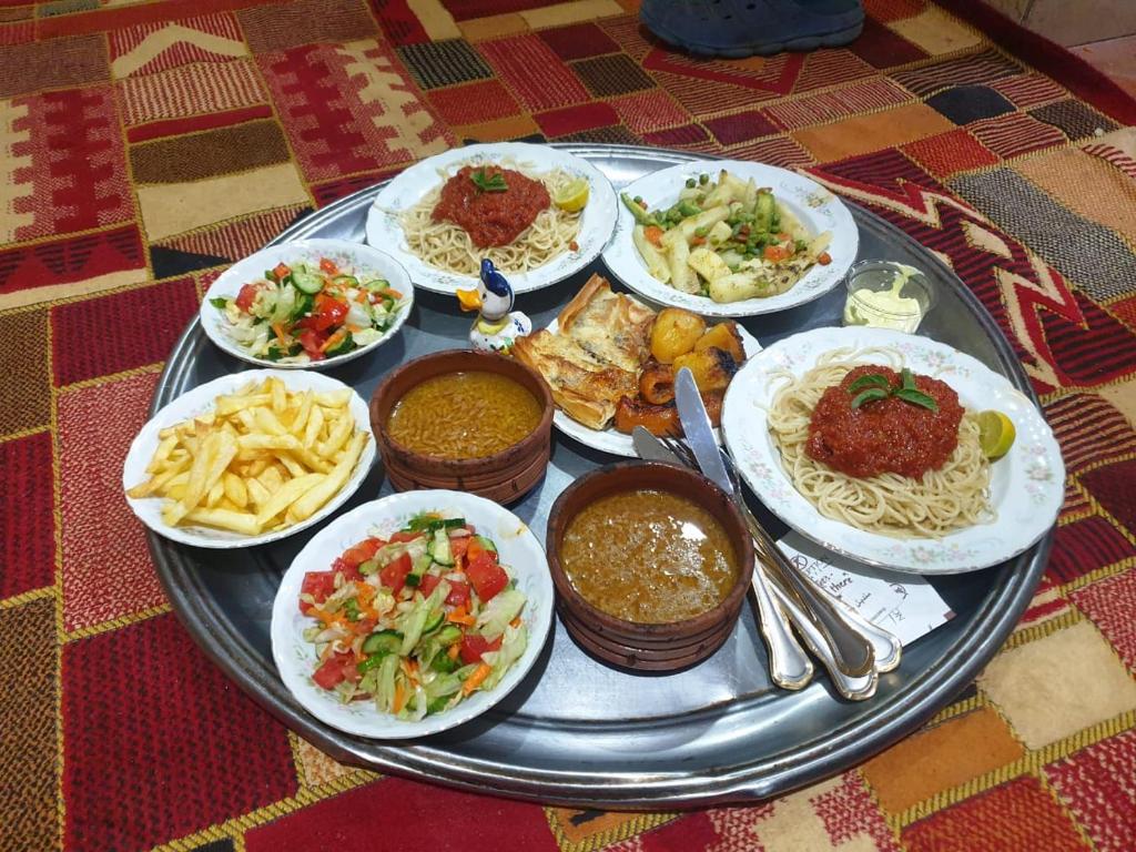 Jana Pyramids view inn - 2