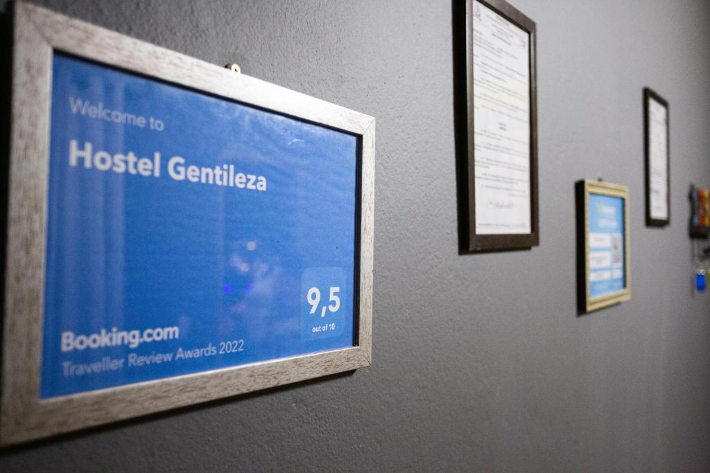 Majutusasutuses Hostel Gentileza - Guest House olev sertifikaat, autasu, silt või muu dokument