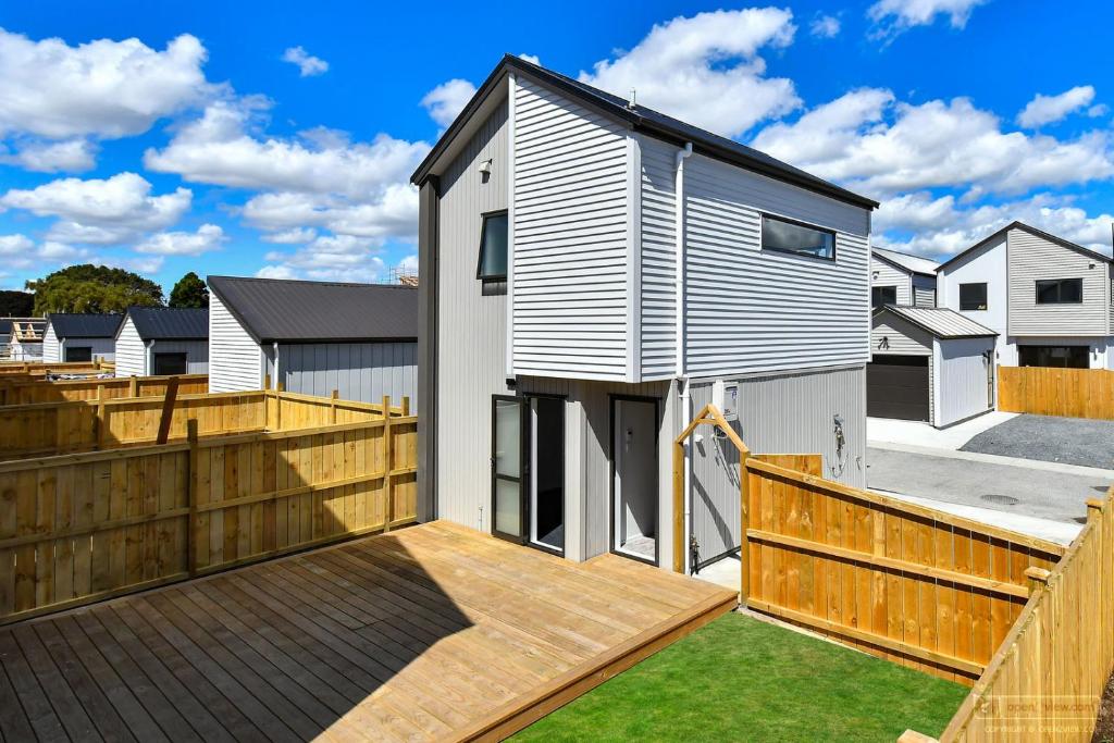4 bedroom home fully furnished in Papakura, Auckland