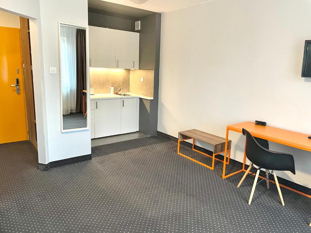 Poleczki Residence Apartments - Deluxe Triple Room