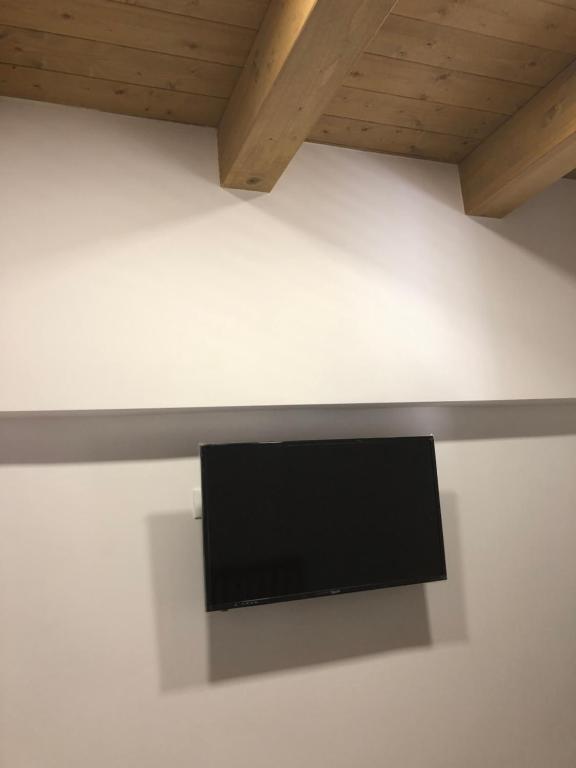 Telewizja i/lub zestaw kina domowego w obiekcie Il pumo pugliese