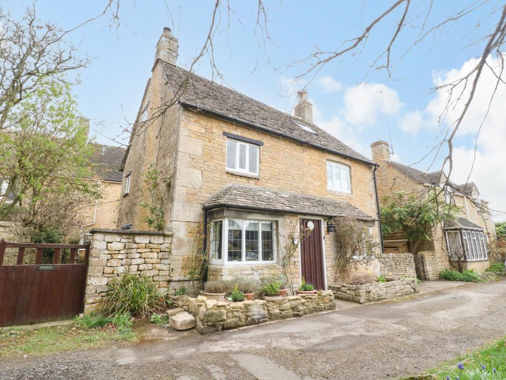Tuesday Cottage, Bourton on the Water (updated prices 2024)
