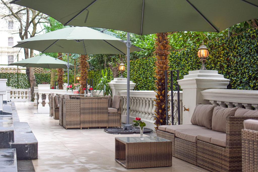 Area soggiorno di Pembridge Palace Hotel