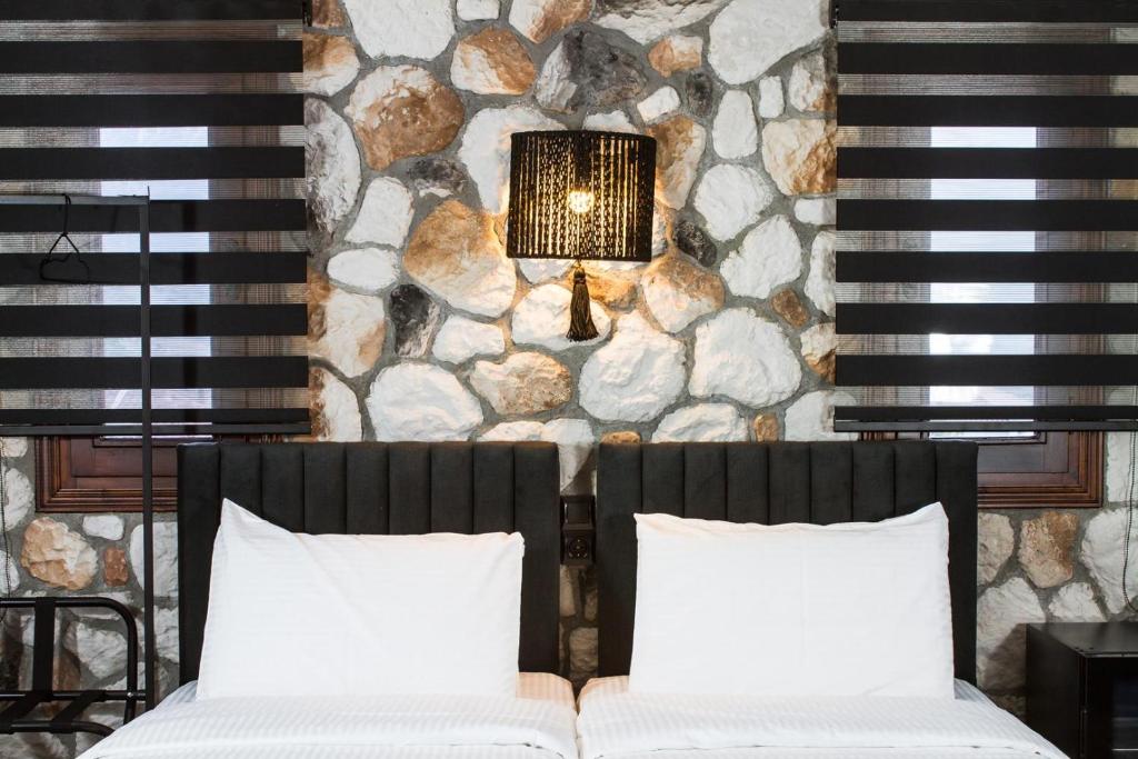 The Stone Forest - 11