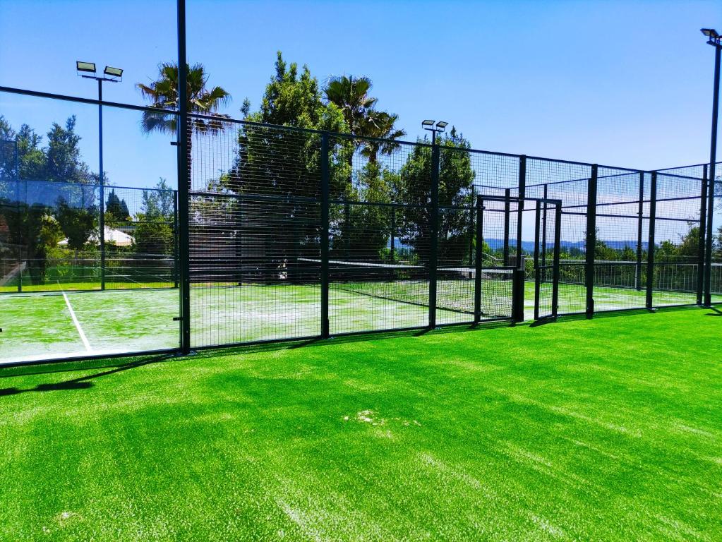 Tennis ou squash au sein de l'hôtel ou à proximité