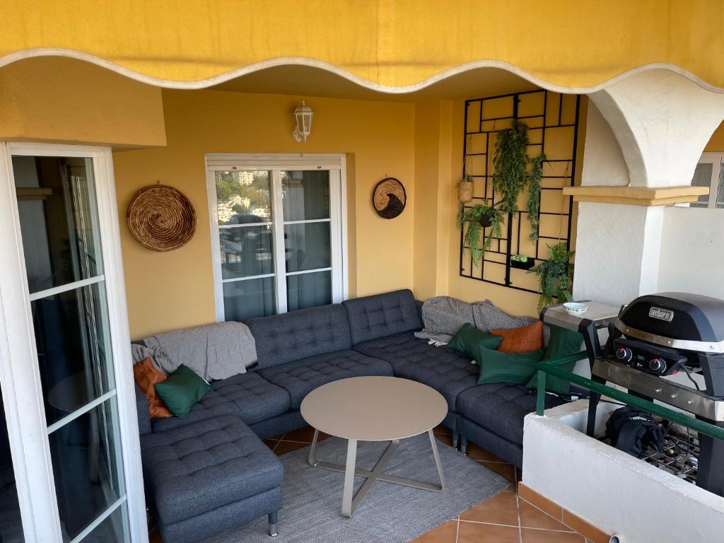 Posezení v ubytování Beautiful 2 bed Apt with amazing views - RDR203