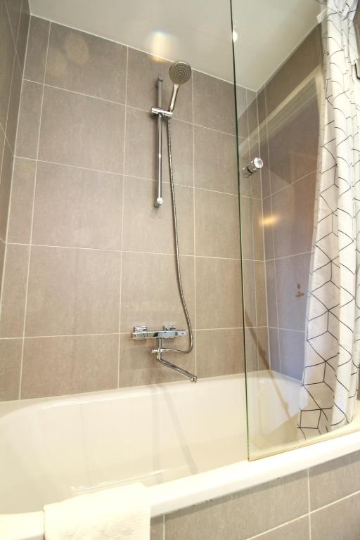 Tallinn City Apartments - Old Town - Two-Bedroom Apartment- Niguliste 2