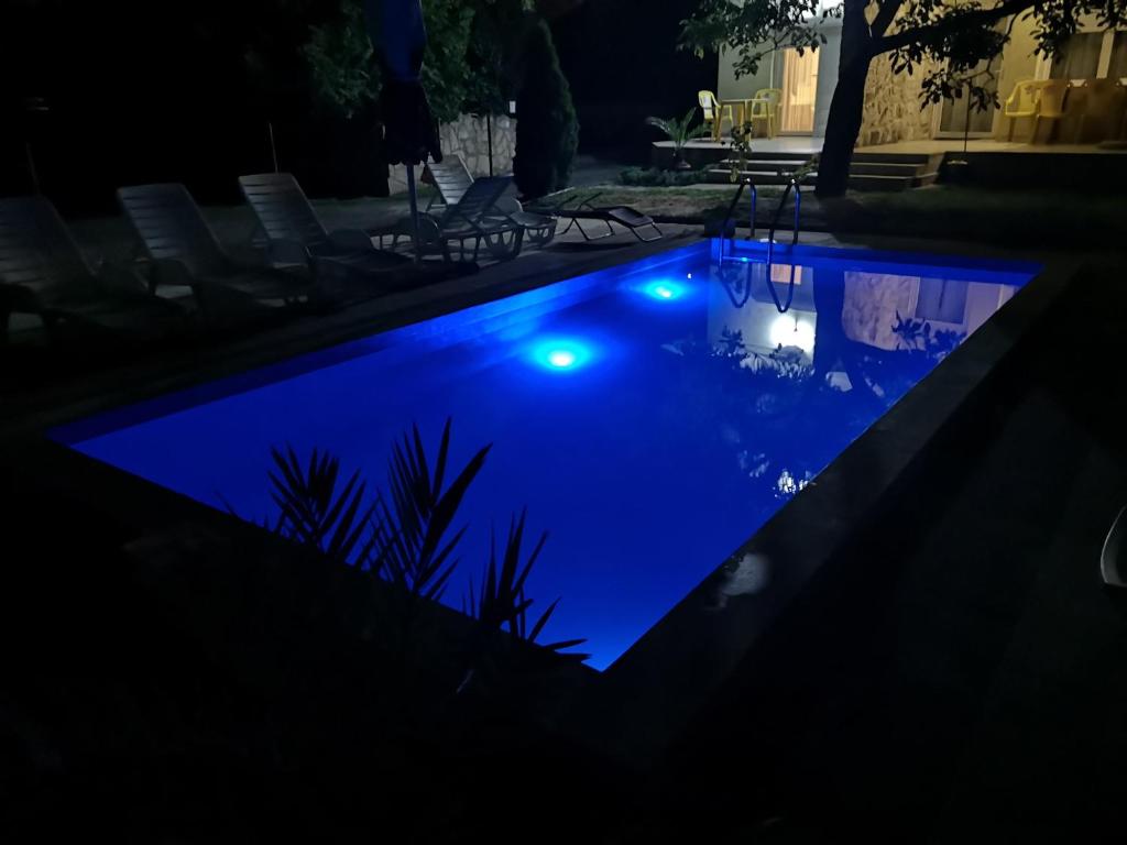 Bazén v ubytování Campari Panzió nebo v jeho okolí