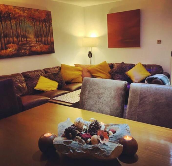 Luxury Top Floor Apartment With Spa, Gym & Casino - Housity