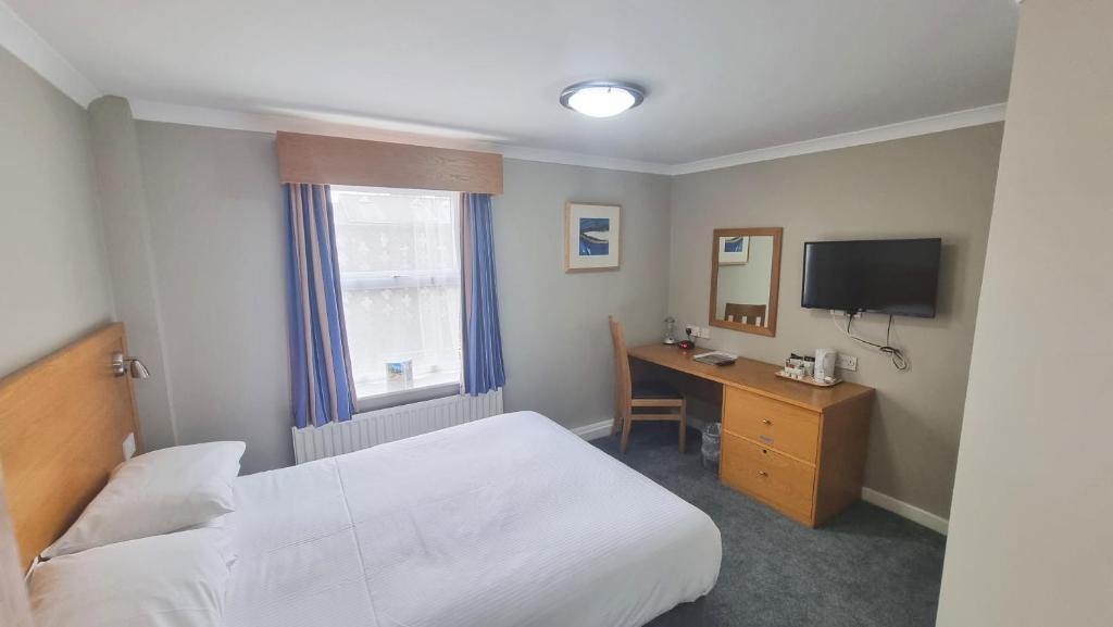 Burn Hall Hotel - 