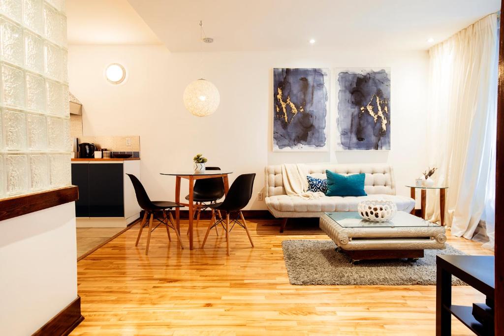 Posezení v ubytování Lofts Jacques-Cartier Free Parking