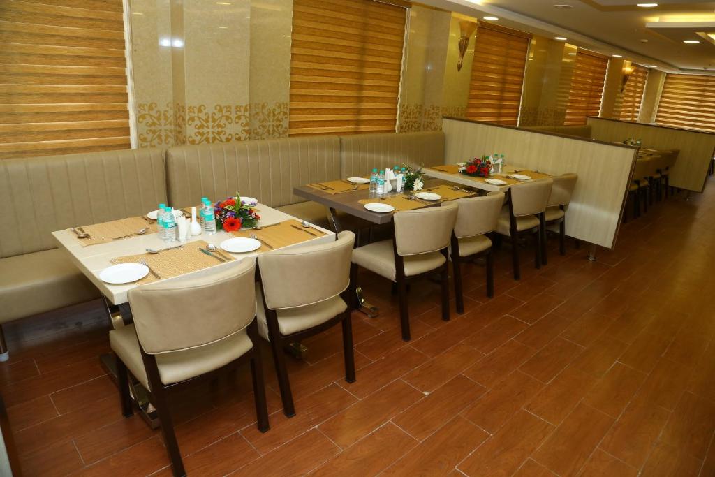 Posezení v ubytování Raaj Bhaavan Clarks Inn Chennai