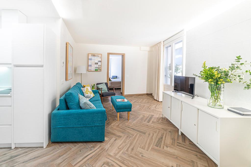 Magdalena Plaza, Seville – Updated 2023 Prices
