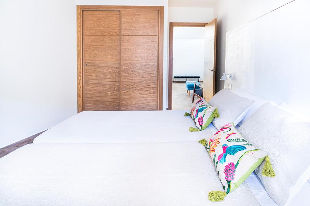 Magdalena Plaza, Seville – Updated 2023 Prices