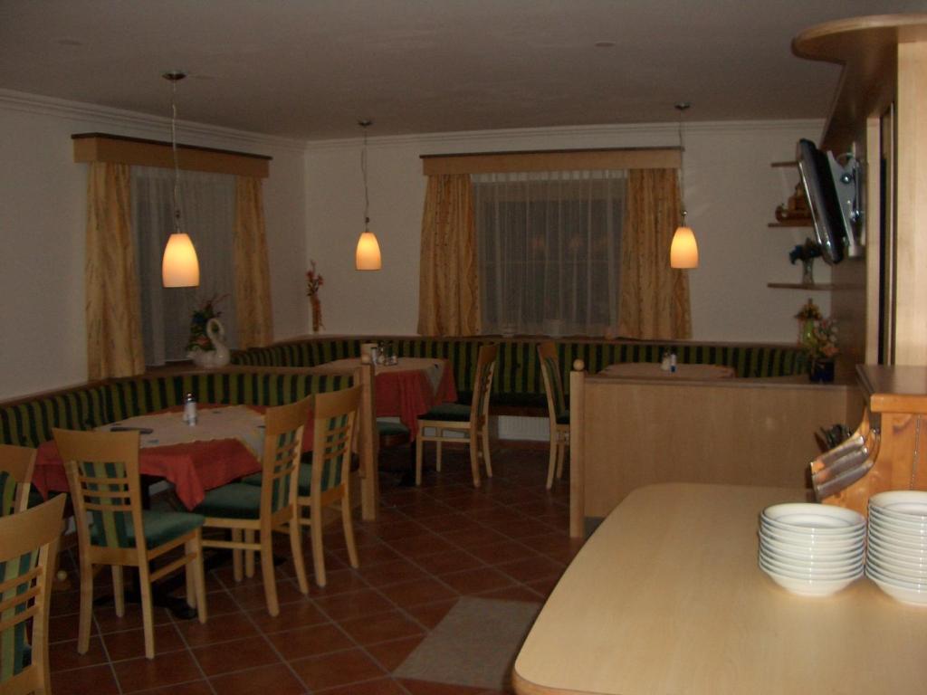 Restaurace v ubytování Gästehaus Ingeborg