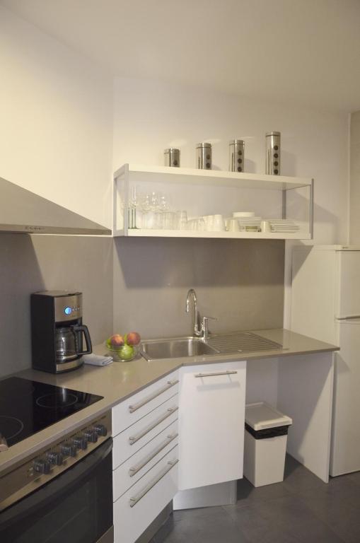 Claris Apartments - 9