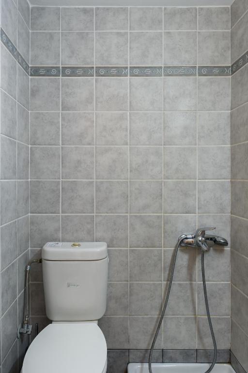 A bathroom at KASTRO AGGELIKI