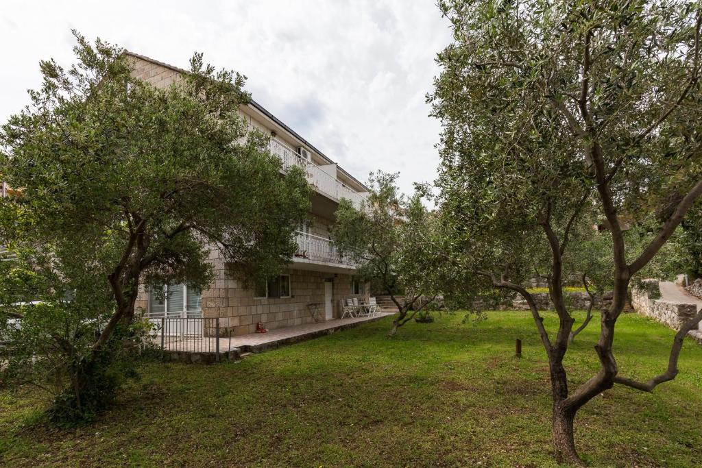 Vonkajšia záhrada v ubytovaní Apartments Sany