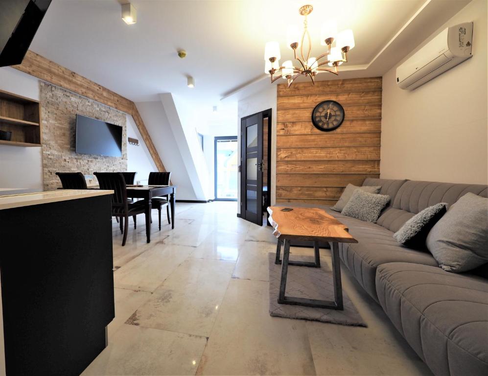 Posedenie v ubytovaní VIP Apartamenty Modrzejewska Residence