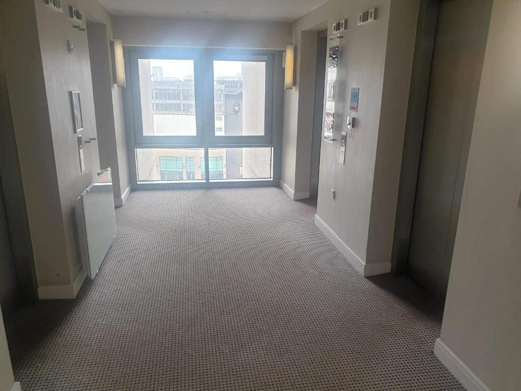 Amazing 2 Bed 2 Bath Apartment City Centre Free Secure Parking in Cardiff 