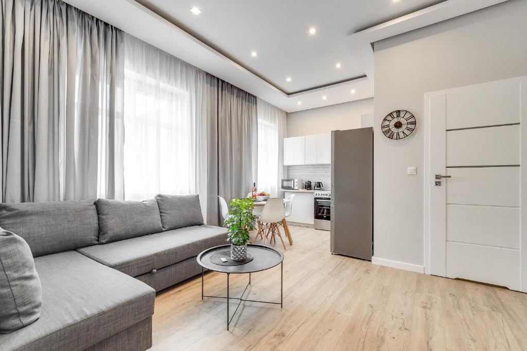 Η κουζίνα ή μικρή κουζίνα στο Central Platinum Apartments 28 z balkonem