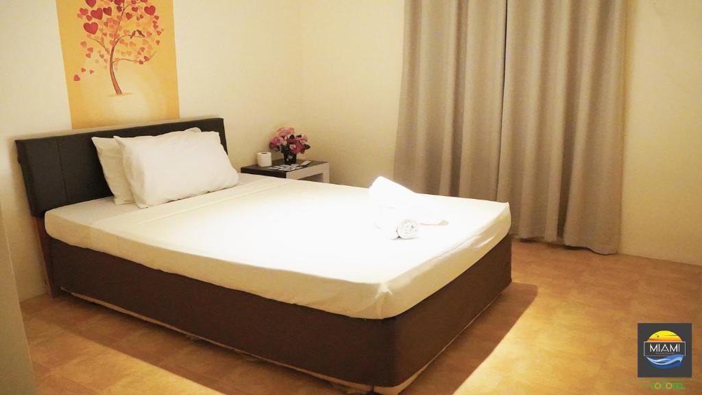 Miami Heat Beach Resort - Standard Double Room