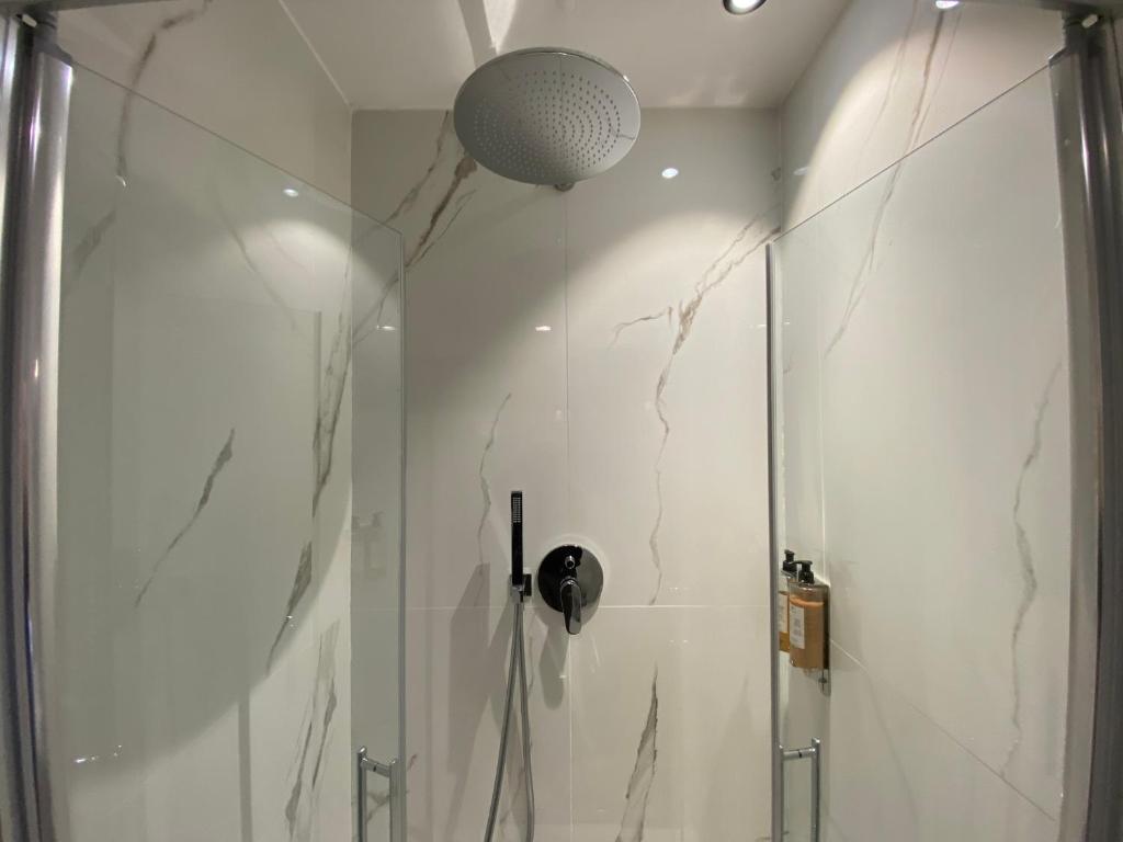Koupelna v ubytování Residenze Romano Ristorante & Spa - albergo diffuso - RED
