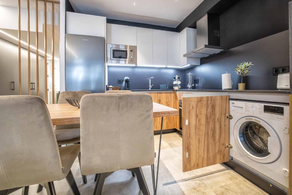 Kuchyň nebo kuchyňský kout v ubytování NEW Loft Cabel & Parking Incluido