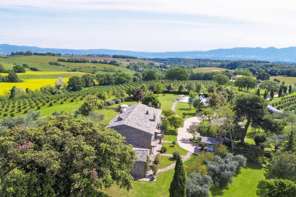 an aerial view of a farmhouse in a field at Il Mandorlo in Orvieto