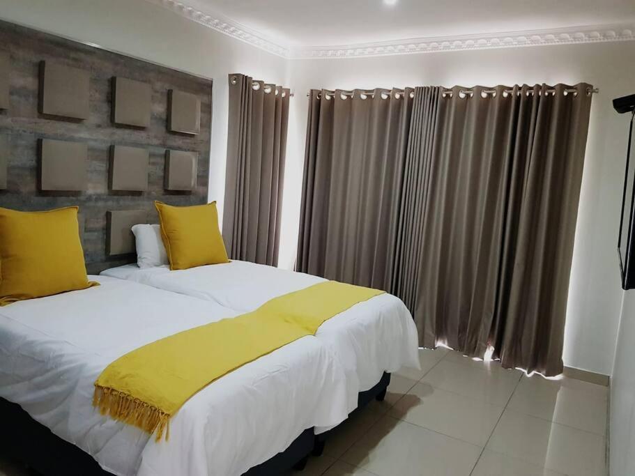 8sIndoor indoor pool4 bedroom villaGreat view and backup power - Apartment