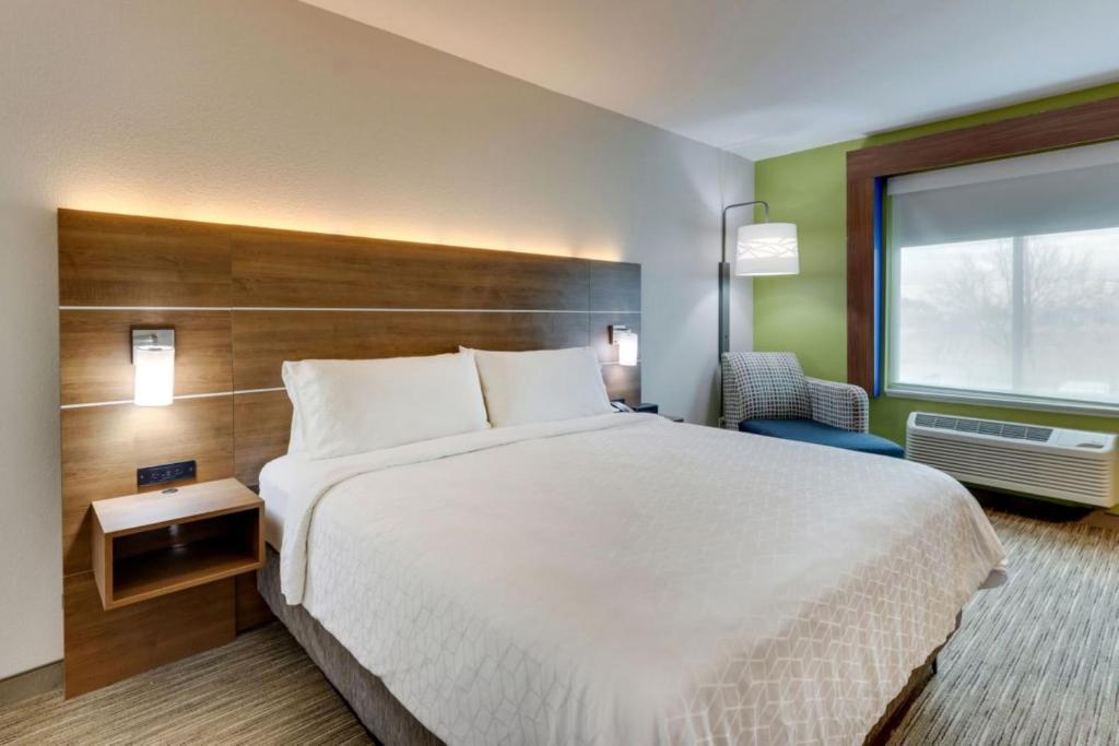 Holiday Inn Express Hotel & Suites Mankato East by IHG - King Room - Mobility Access/Hearing Accessible