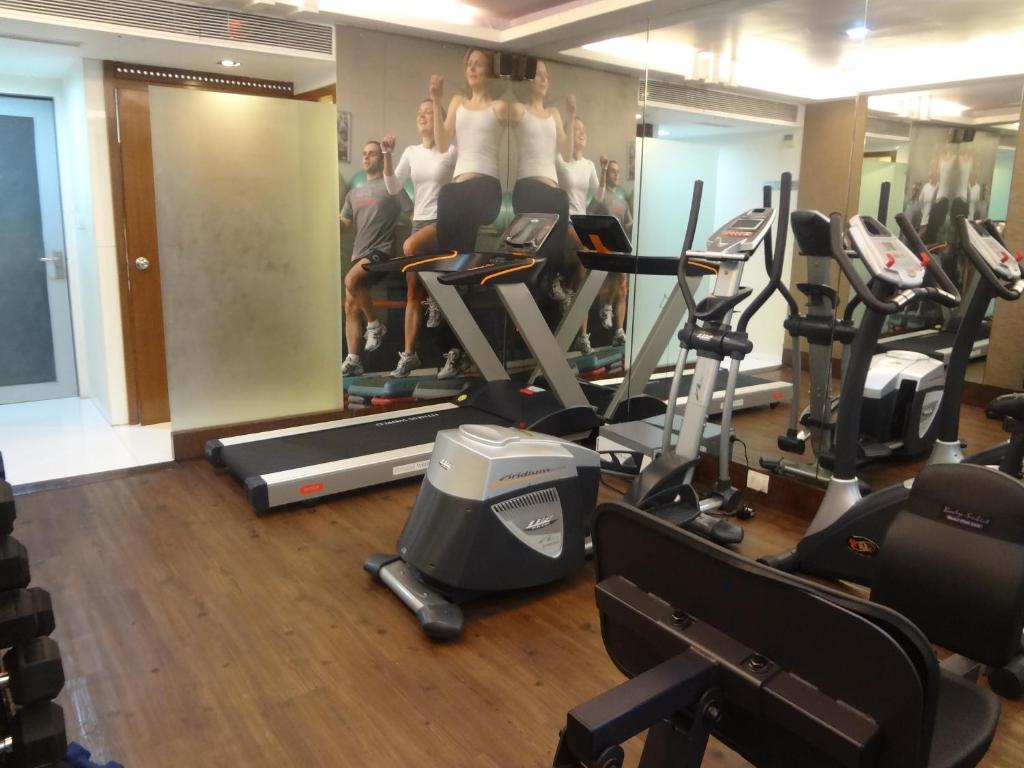 Fitness centrum a/nebo fitness zařízení v ubytování The Fern Residency, Subhash Bridge, Ahmedabad