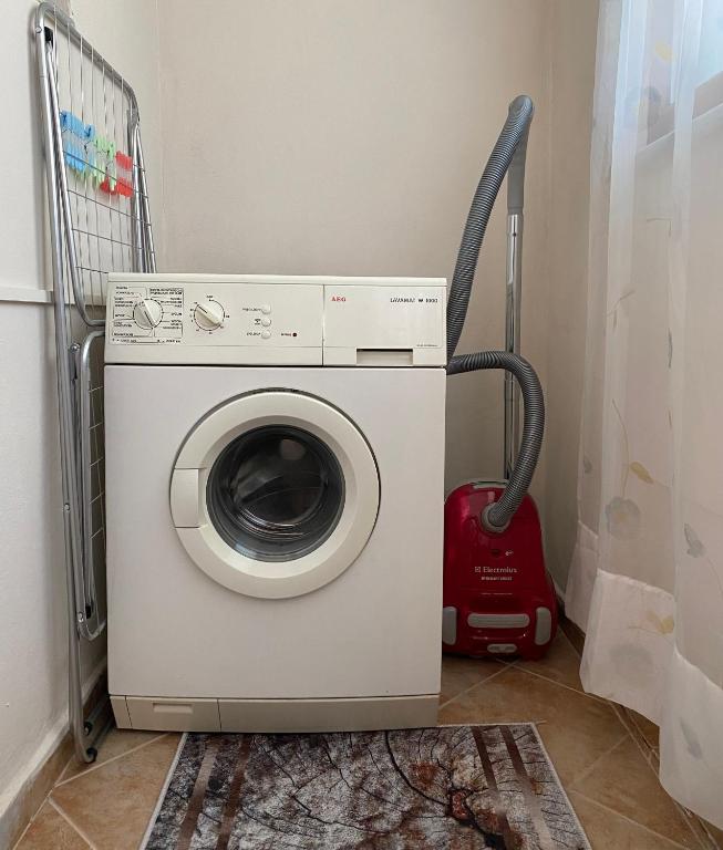 Lucas Apartment 2 - Image 12
