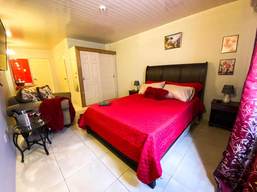 Postel nebo postele na pokoji v ubytování The Bey Bed and Breakfast
