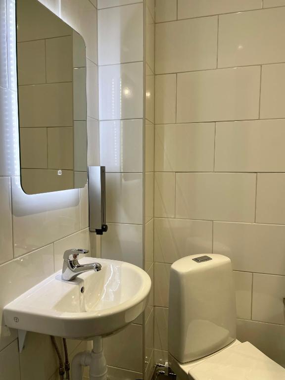 Koupelna v ubytování Birka Hotel